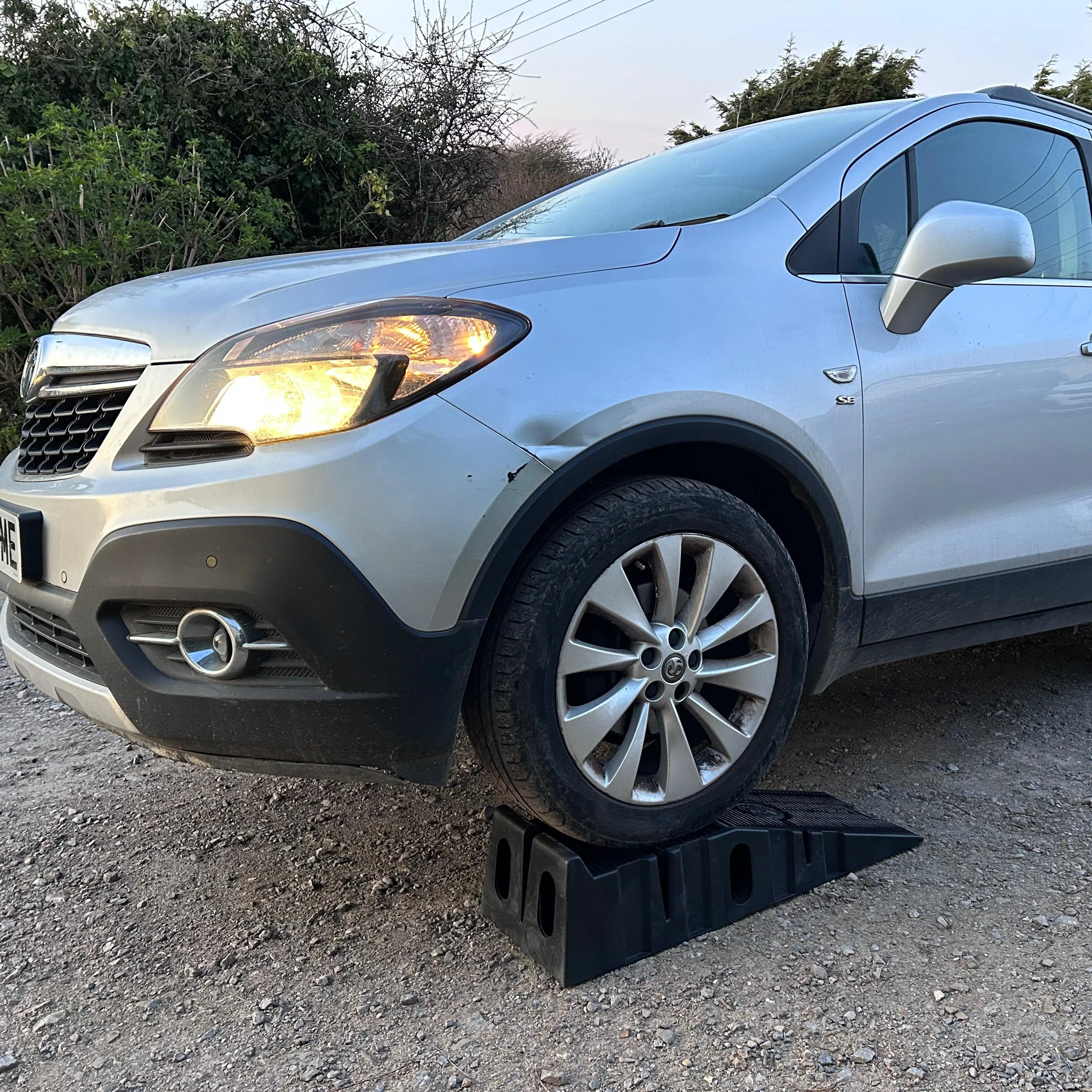 Rhino Ramps Max Heavy Duty 7 TON GVW & RhinoGear Heavy Duty Chocks - Image 3